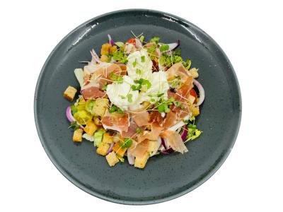 Insalata Panzanella con Buratta e prosciutto crudo